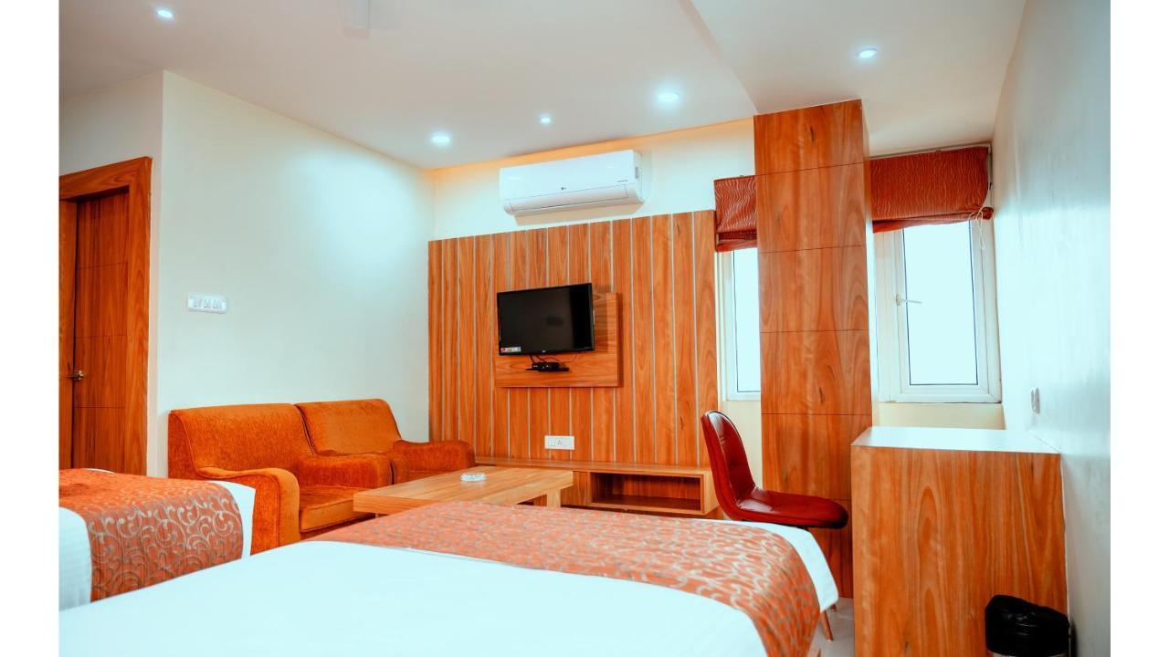 Hotel Dc Star Tarapith Esterno foto