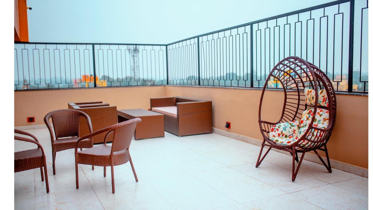 Hotel Dc Star Tarapith Esterno foto