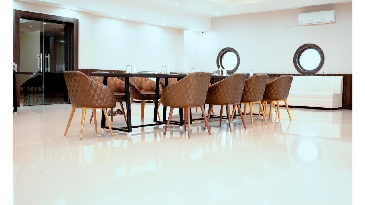 Hotel Dc Star Tarapith Esterno foto