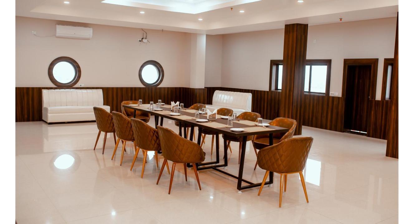 Hotel Dc Star Tarapith Esterno foto