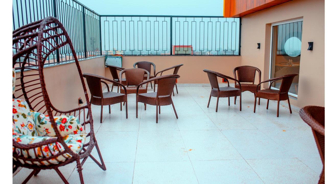 Hotel Dc Star Tarapith Esterno foto