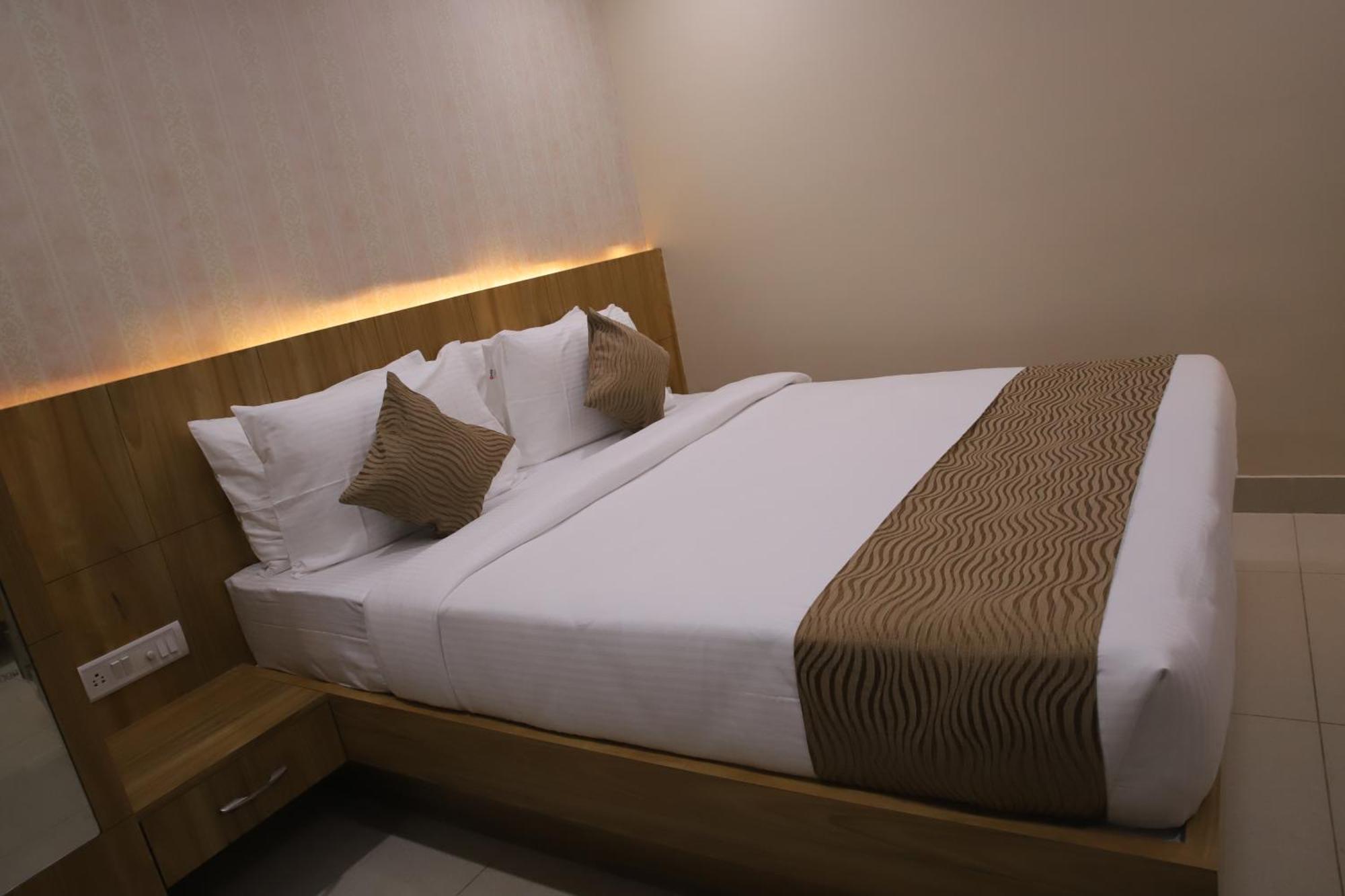 Hotel Dc Star Tarapith Esterno foto